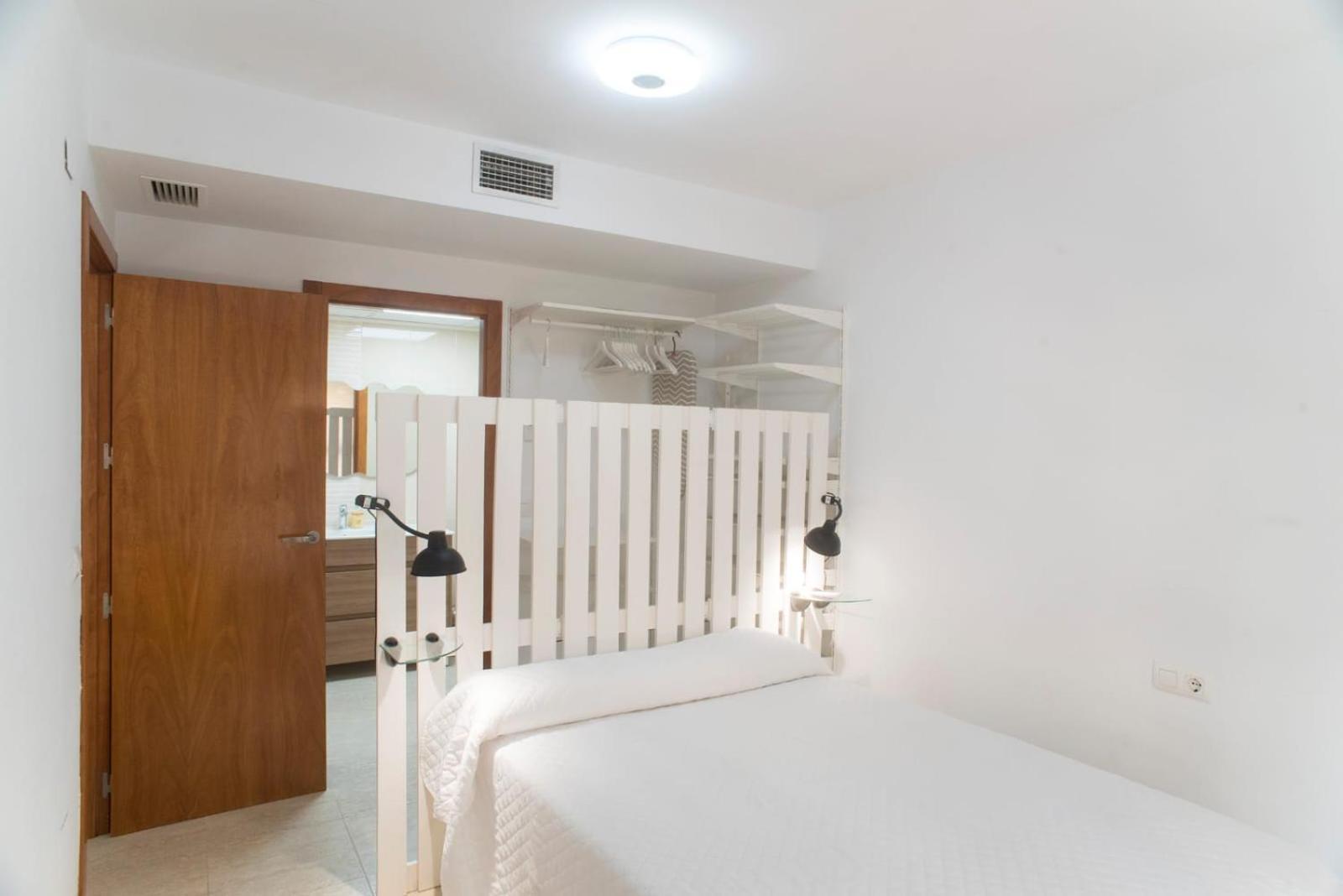 The Moon, Coqueto Con Aire Acondicionado Central Aguilas Ngoại thất bức ảnh